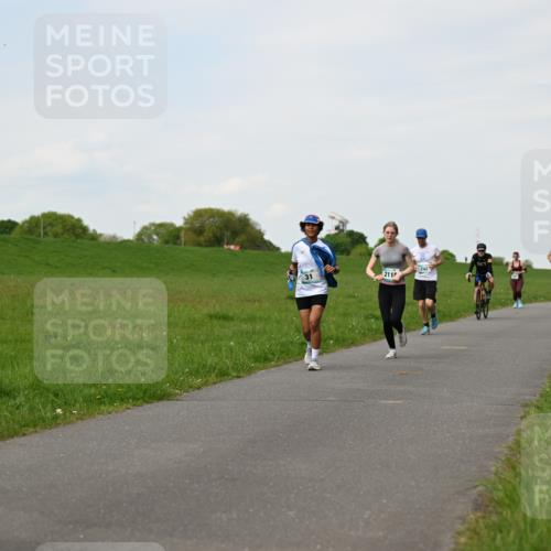 10.05.2026 - 8. Wedeler Halbmarathon Dr. Thomas Lammeyer http://msf.ph/oto/9696362 10.05.2026 11:24:23 Laufen 211, 742 meine-sportfotos.de