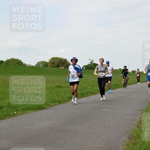 10.05.2026 - 8. Wedeler Halbmarathon Dr. Thomas Lammeyer http://msf.ph/oto/9696365 10.05.2026 11:24:24 Laufen 118 meine-sportfotos.de