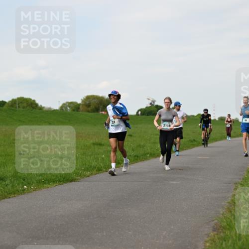 10.05.2026 - 8. Wedeler Halbmarathon Dr. Thomas Lammeyer http://msf.ph/oto/9696367 10.05.2026 11:24:24 Laufen 2118 meine-sportfotos.de