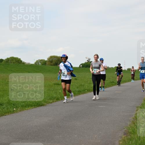 10.05.2026 - 8. Wedeler Halbmarathon Dr. Thomas Lammeyer http://msf.ph/oto/9696368 10.05.2026 11:24:24 Laufen 211 meine-sportfotos.de