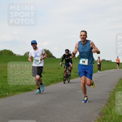 10.05.2026 - 8. Wedeler Halbmarathon Dr. Thomas Lammeyer http://msf.ph/oto/9696381 10.05.2026 11:24:28 Laufen 742 meine-sportfotos.de