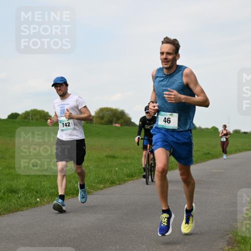 10.05.2026 - 8. Wedeler Halbmarathon Dr. Thomas Lammeyer http://msf.ph/oto/9696386 10.05.2026 11:24:28 Laufen 742 meine-sportfotos.de