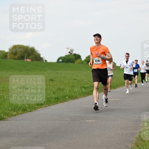 10.05.2026 - 8. Wedeler Halbmarathon Dr. Thomas Lammeyer http://msf.ph/oto/9696408 10.05.2026 11:24:40 Laufen 876, 2162 meine-sportfotos.de