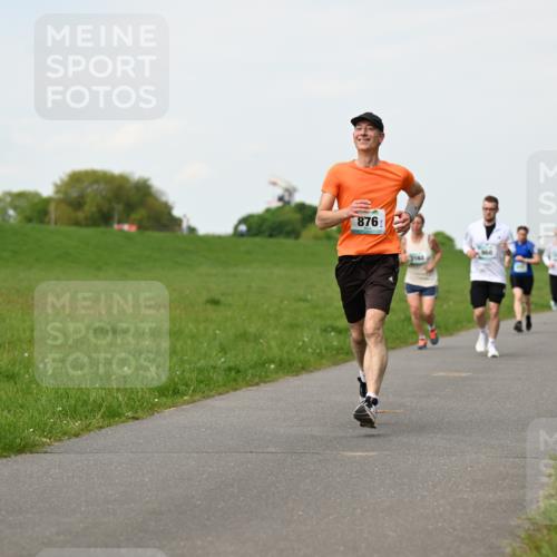 10.05.2026 - 8. Wedeler Halbmarathon Dr. Thomas Lammeyer http://msf.ph/oto/9696411 10.05.2026 11:24:40 Laufen 876, 2142 meine-sportfotos.de