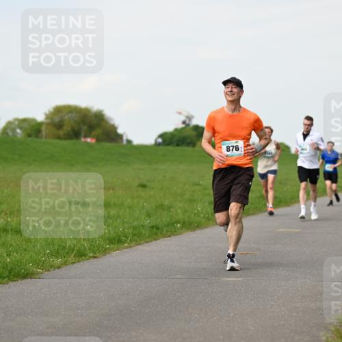 10.05.2026 - 8. Wedeler Halbmarathon Dr. Thomas Lammeyer http://msf.ph/oto/9696412 10.05.2026 11:24:41 Laufen 876 meine-sportfotos.de