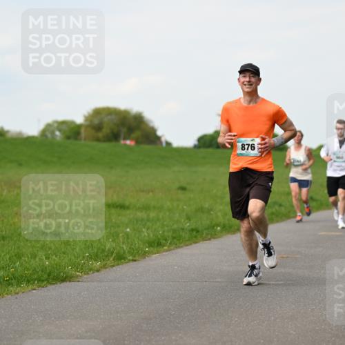 10.05.2026 - 8. Wedeler Halbmarathon Dr. Thomas Lammeyer http://msf.ph/oto/9696416 10.05.2026 11:24:41 Laufen 876 meine-sportfotos.de
