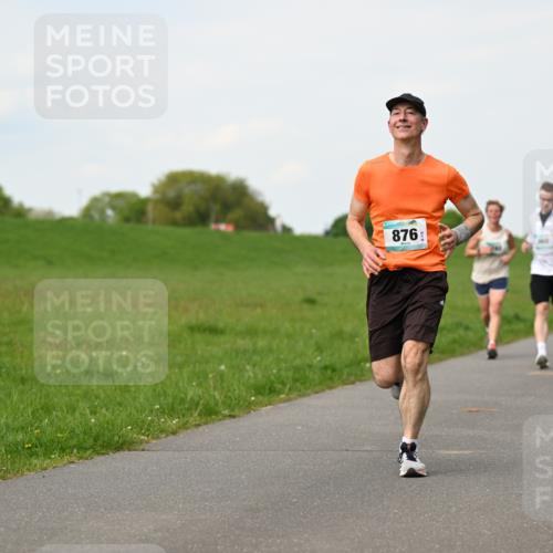 10.05.2026 - 8. Wedeler Halbmarathon Dr. Thomas Lammeyer http://msf.ph/oto/9696418 10.05.2026 11:24:41 Laufen 876 meine-sportfotos.de