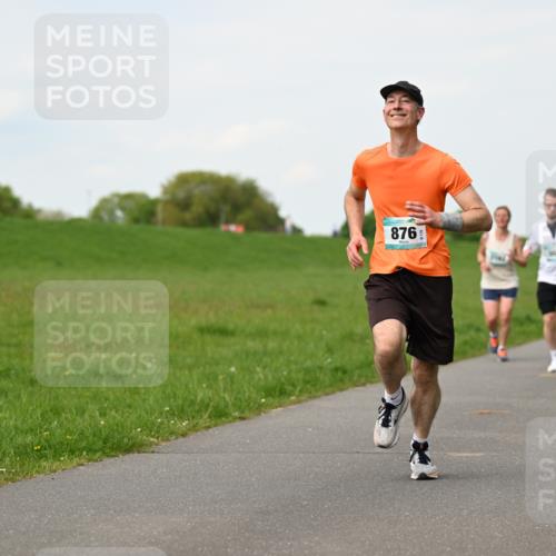 10.05.2026 - 8. Wedeler Halbmarathon Dr. Thomas Lammeyer http://msf.ph/oto/9696419 10.05.2026 11:24:41 Laufen 876 meine-sportfotos.de