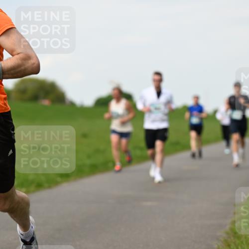 10.05.2026 - 8. Wedeler Halbmarathon Dr. Thomas Lammeyer http://msf.ph/oto/9696426 10.05.2026 11:24:43 Laufen  meine-sportfotos.de