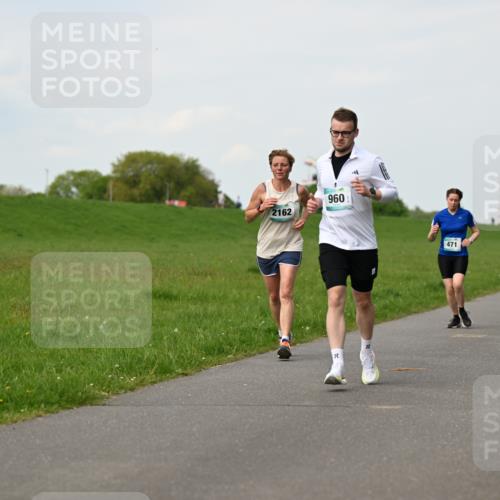 10.05.2026 - 8. Wedeler Halbmarathon Dr. Thomas Lammeyer http://msf.ph/oto/9696431 10.05.2026 11:24:44 Laufen 2162, 960, 471, 2199 meine-sportfotos.de