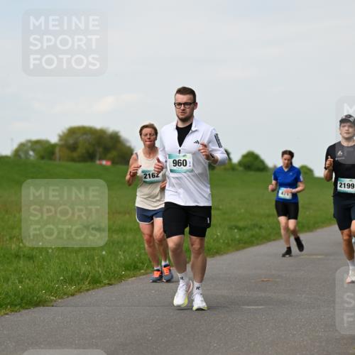 10.05.2026 - 8. Wedeler Halbmarathon Dr. Thomas Lammeyer http://msf.ph/oto/9696433 10.05.2026 11:24:45 Laufen 2162, 960, 2199 meine-sportfotos.de