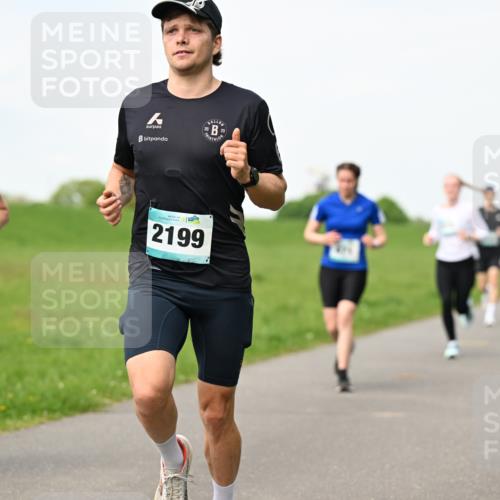10.05.2026 - 8. Wedeler Halbmarathon Dr. Thomas Lammeyer http://msf.ph/oto/9696445 10.05.2026 11:24:47 Laufen 2162, 2199 meine-sportfotos.de