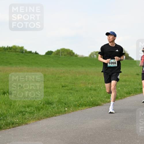 10.05.2026 - 8. Wedeler Halbmarathon Dr. Thomas Lammeyer http://msf.ph/oto/9696468 10.05.2026 11:24:52 Laufen 1055, 741 meine-sportfotos.de