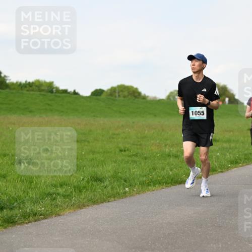 10.05.2026 - 8. Wedeler Halbmarathon Dr. Thomas Lammeyer http://msf.ph/oto/9696469 10.05.2026 11:24:53 Laufen 1055, 741 meine-sportfotos.de