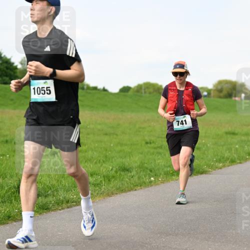 10.05.2026 - 8. Wedeler Halbmarathon Dr. Thomas Lammeyer http://msf.ph/oto/9696478 10.05.2026 11:24:54 Laufen 1055, 741 meine-sportfotos.de