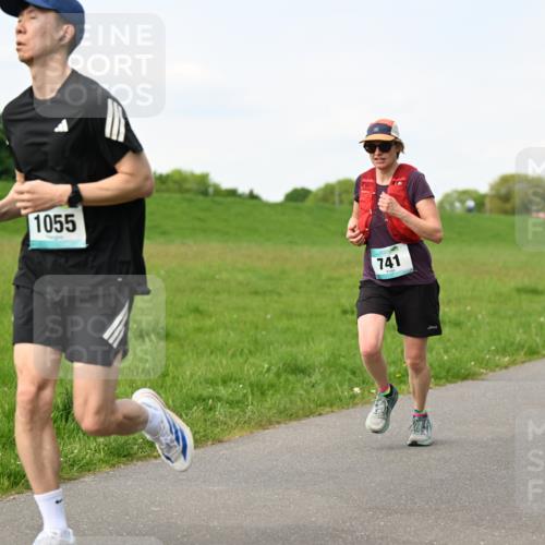 10.05.2026 - 8. Wedeler Halbmarathon Dr. Thomas Lammeyer http://msf.ph/oto/9696479 10.05.2026 11:24:54 Laufen 1055, 741 meine-sportfotos.de