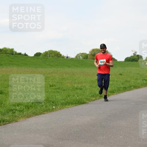 10.05.2026 - 8. Wedeler Halbmarathon Dr. Thomas Lammeyer http://msf.ph/oto/9696483 10.05.2026 11:24:58 Laufen  meine-sportfotos.de