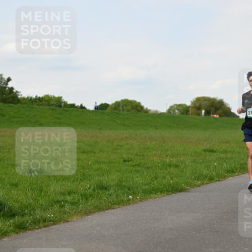 10.05.2026 - 8. Wedeler Halbmarathon Dr. Thomas Lammeyer http://msf.ph/oto/9696500 10.05.2026 11:25:03 Laufen 2195 meine-sportfotos.de
