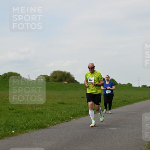 10.05.2026 - 8. Wedeler Halbmarathon Dr. Thomas Lammeyer http://msf.ph/oto/9696546 10.05.2026 11:25:24 Laufen 673 meine-sportfotos.de