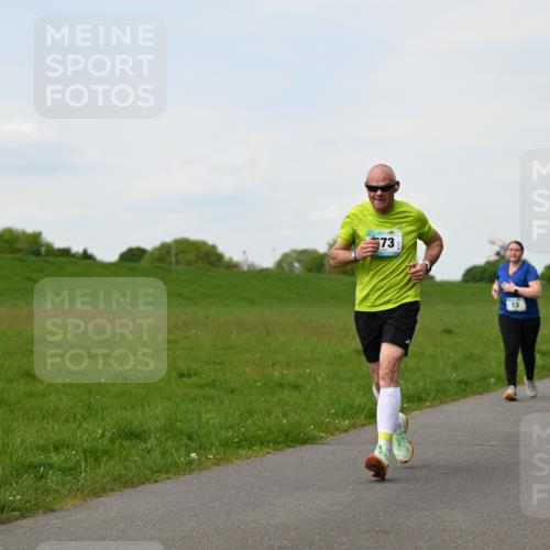 10.05.2026 - 8. Wedeler Halbmarathon Dr. Thomas Lammeyer http://msf.ph/oto/9696553 10.05.2026 11:25:25 Laufen 573 meine-sportfotos.de