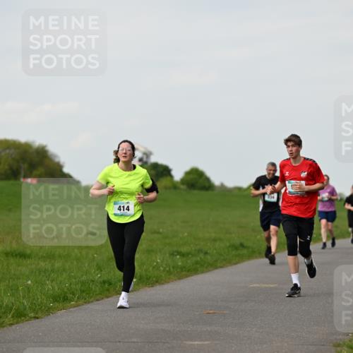 10.05.2026 - 8. Wedeler Halbmarathon Dr. Thomas Lammeyer http://msf.ph/oto/9696585 10.05.2026 11:25:37 Laufen 414, 334 meine-sportfotos.de