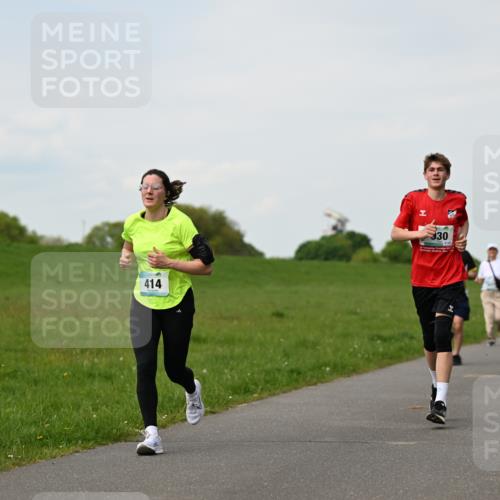 10.05.2026 - 8. Wedeler Halbmarathon Dr. Thomas Lammeyer http://msf.ph/oto/9696590 10.05.2026 11:25:38 Laufen 414 meine-sportfotos.de