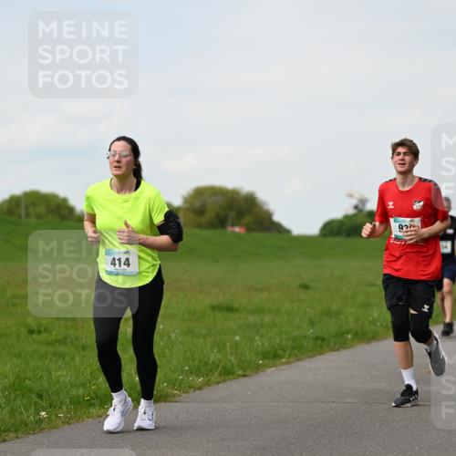 10.05.2026 - 8. Wedeler Halbmarathon Dr. Thomas Lammeyer http://msf.ph/oto/9696594 10.05.2026 11:25:39 Laufen 414, 957 meine-sportfotos.de