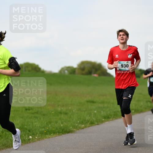 10.05.2026 - 8. Wedeler Halbmarathon Dr. Thomas Lammeyer http://msf.ph/oto/9696599 10.05.2026 11:25:40 Laufen 414, 930 meine-sportfotos.de