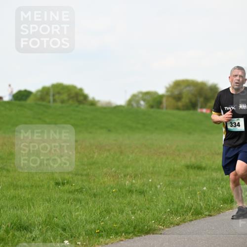 10.05.2026 - 8. Wedeler Halbmarathon Dr. Thomas Lammeyer http://msf.ph/oto/9696605 10.05.2026 11:25:42 Laufen 334 meine-sportfotos.de