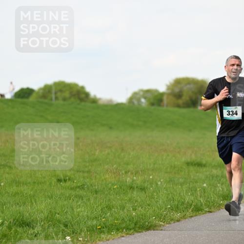 10.05.2026 - 8. Wedeler Halbmarathon Dr. Thomas Lammeyer http://msf.ph/oto/9696607 10.05.2026 11:25:42 Laufen 334 meine-sportfotos.de