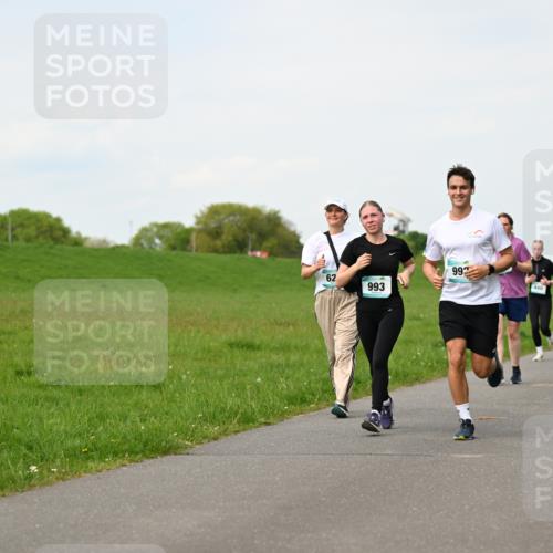 10.05.2026 - 8. Wedeler Halbmarathon Dr. Thomas Lammeyer http://msf.ph/oto/9696612 10.05.2026 11:25:45 Laufen 993, 992, 440, 2176 meine-sportfotos.de