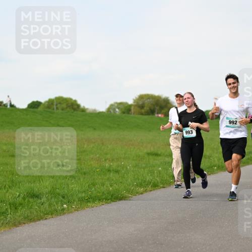 10.05.2026 - 8. Wedeler Halbmarathon Dr. Thomas Lammeyer http://msf.ph/oto/9696615 10.05.2026 11:25:46 Laufen 993, 992, 440, 2176 meine-sportfotos.de
