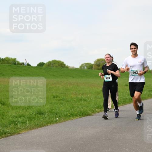 10.05.2026 - 8. Wedeler Halbmarathon Dr. Thomas Lammeyer http://msf.ph/oto/9696619 10.05.2026 11:25:46 Laufen 993, 992, 434, 2176, 440 meine-sportfotos.de