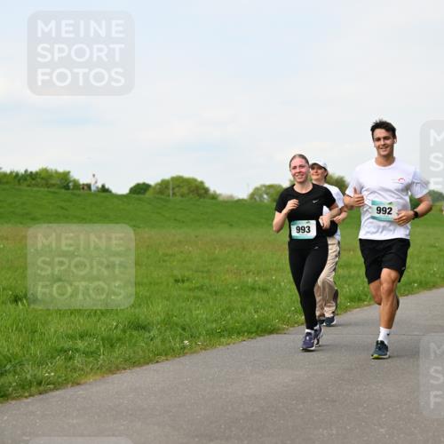 10.05.2026 - 8. Wedeler Halbmarathon Dr. Thomas Lammeyer http://msf.ph/oto/9696621 10.05.2026 11:25:47 Laufen 993, 992, 440, 2176 meine-sportfotos.de
