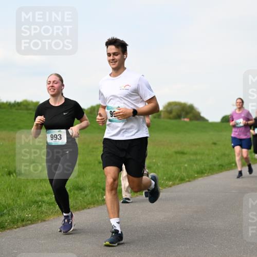 10.05.2026 - 8. Wedeler Halbmarathon Dr. Thomas Lammeyer http://msf.ph/oto/9696630 10.05.2026 11:25:48 Laufen 993 meine-sportfotos.de