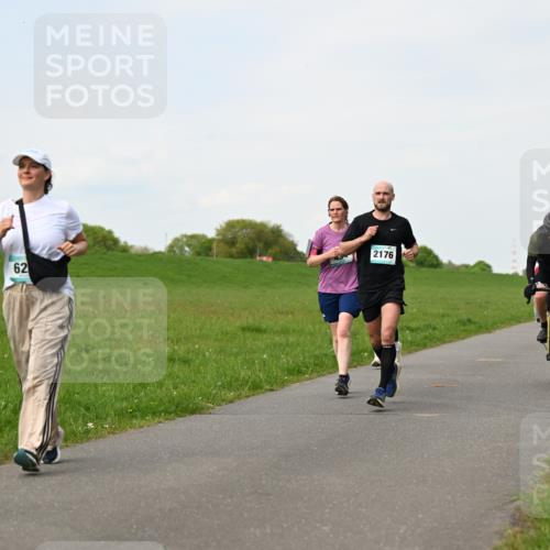 10.05.2026 - 8. Wedeler Halbmarathon Dr. Thomas Lammeyer http://msf.ph/oto/9696632 10.05.2026 11:25:49 Laufen 2176 meine-sportfotos.de
