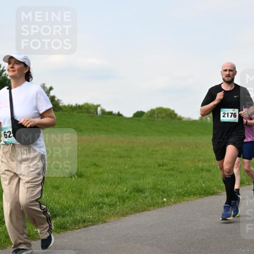 10.05.2026 - 8. Wedeler Halbmarathon Dr. Thomas Lammeyer http://msf.ph/oto/9696638 10.05.2026 11:25:50 Laufen 2176, 440 meine-sportfotos.de