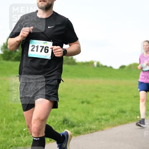 10.05.2026 - 8. Wedeler Halbmarathon Dr. Thomas Lammeyer http://msf.ph/oto/9696646 10.05.2026 11:25:51 Laufen 2176 meine-sportfotos.de
