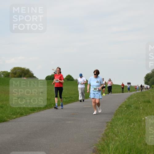 10.05.2026 - 8. Wedeler Halbmarathon Dr. Thomas Lammeyer http://msf.ph/oto/9696654 10.05.2026 11:25:55 Laufen 697 meine-sportfotos.de