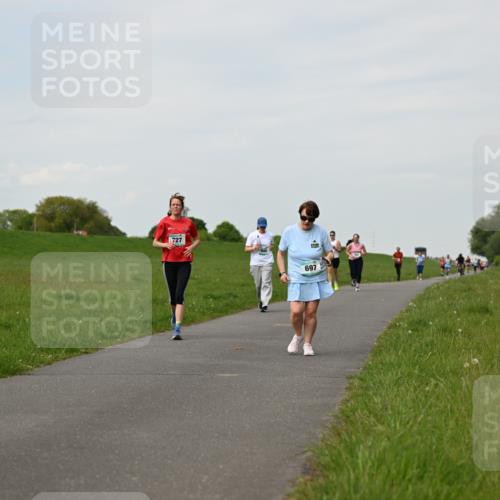 10.05.2026 - 8. Wedeler Halbmarathon Dr. Thomas Lammeyer http://msf.ph/oto/9696657 10.05.2026 11:25:56 Laufen 8727, 697 meine-sportfotos.de