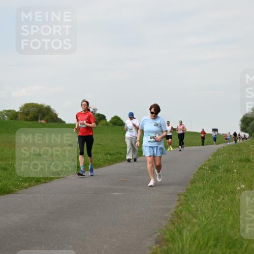 10.05.2026 - 8. Wedeler Halbmarathon Dr. Thomas Lammeyer http://msf.ph/oto/9696659 10.05.2026 11:25:56 Laufen 697 meine-sportfotos.de