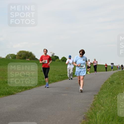 10.05.2026 - 8. Wedeler Halbmarathon Dr. Thomas Lammeyer http://msf.ph/oto/9696661 10.05.2026 11:25:56 Laufen 697 meine-sportfotos.de