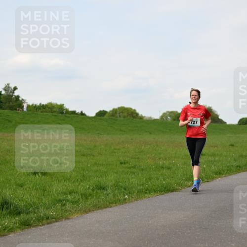 10.05.2026 - 8. Wedeler Halbmarathon Dr. Thomas Lammeyer http://msf.ph/oto/9696666 10.05.2026 11:25:58 Laufen 127, 697 meine-sportfotos.de