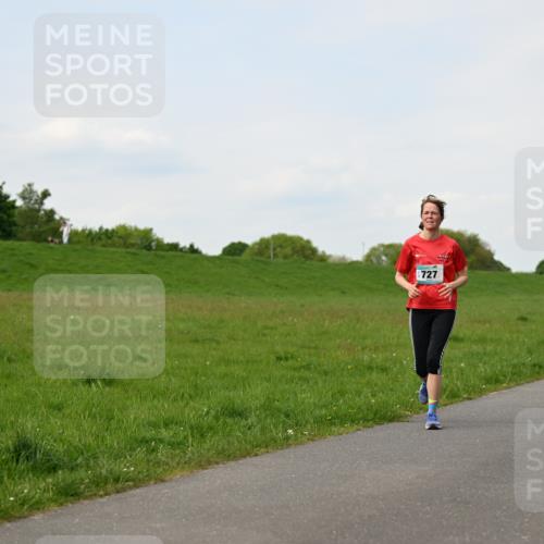 10.05.2026 - 8. Wedeler Halbmarathon Dr. Thomas Lammeyer http://msf.ph/oto/9696668 10.05.2026 11:25:58 Laufen 727, 697 meine-sportfotos.de