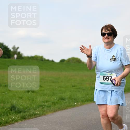 10.05.2026 - 8. Wedeler Halbmarathon Dr. Thomas Lammeyer http://msf.ph/oto/9696680 10.05.2026 11:26:00 Laufen 200, 727, 697 meine-sportfotos.de