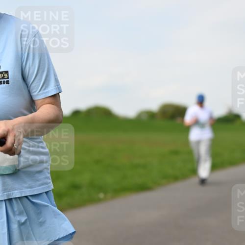 10.05.2026 - 8. Wedeler Halbmarathon Dr. Thomas Lammeyer http://msf.ph/oto/9696682 10.05.2026 11:26:02 Laufen 697 meine-sportfotos.de
