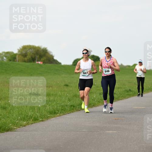 10.05.2026 - 8. Wedeler Halbmarathon Dr. Thomas Lammeyer http://msf.ph/oto/9696689 10.05.2026 11:26:04 Laufen 847, 846 meine-sportfotos.de