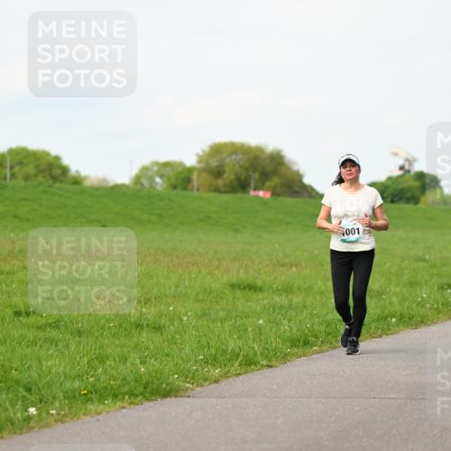 10.05.2026 - 8. Wedeler Halbmarathon Dr. Thomas Lammeyer http://msf.ph/oto/9696712 10.05.2026 11:26:11 Laufen 001, 154 meine-sportfotos.de