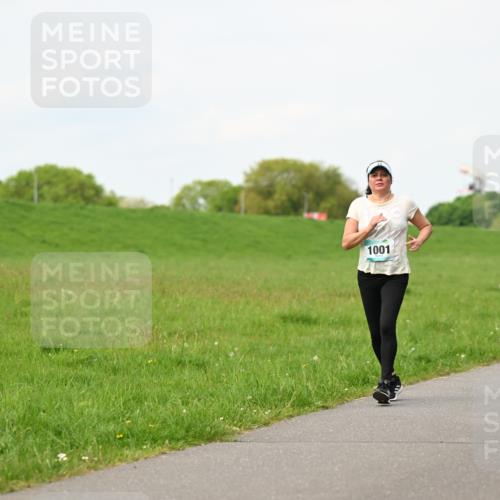 10.05.2026 - 8. Wedeler Halbmarathon Dr. Thomas Lammeyer http://msf.ph/oto/9696717 10.05.2026 11:26:12 Laufen 1001 meine-sportfotos.de