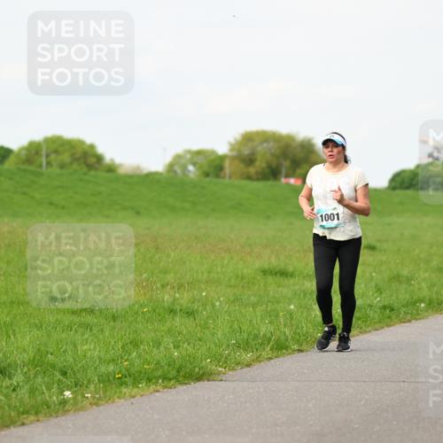 10.05.2026 - 8. Wedeler Halbmarathon Dr. Thomas Lammeyer http://msf.ph/oto/9696718 10.05.2026 11:26:12 Laufen 1001, 154 meine-sportfotos.de